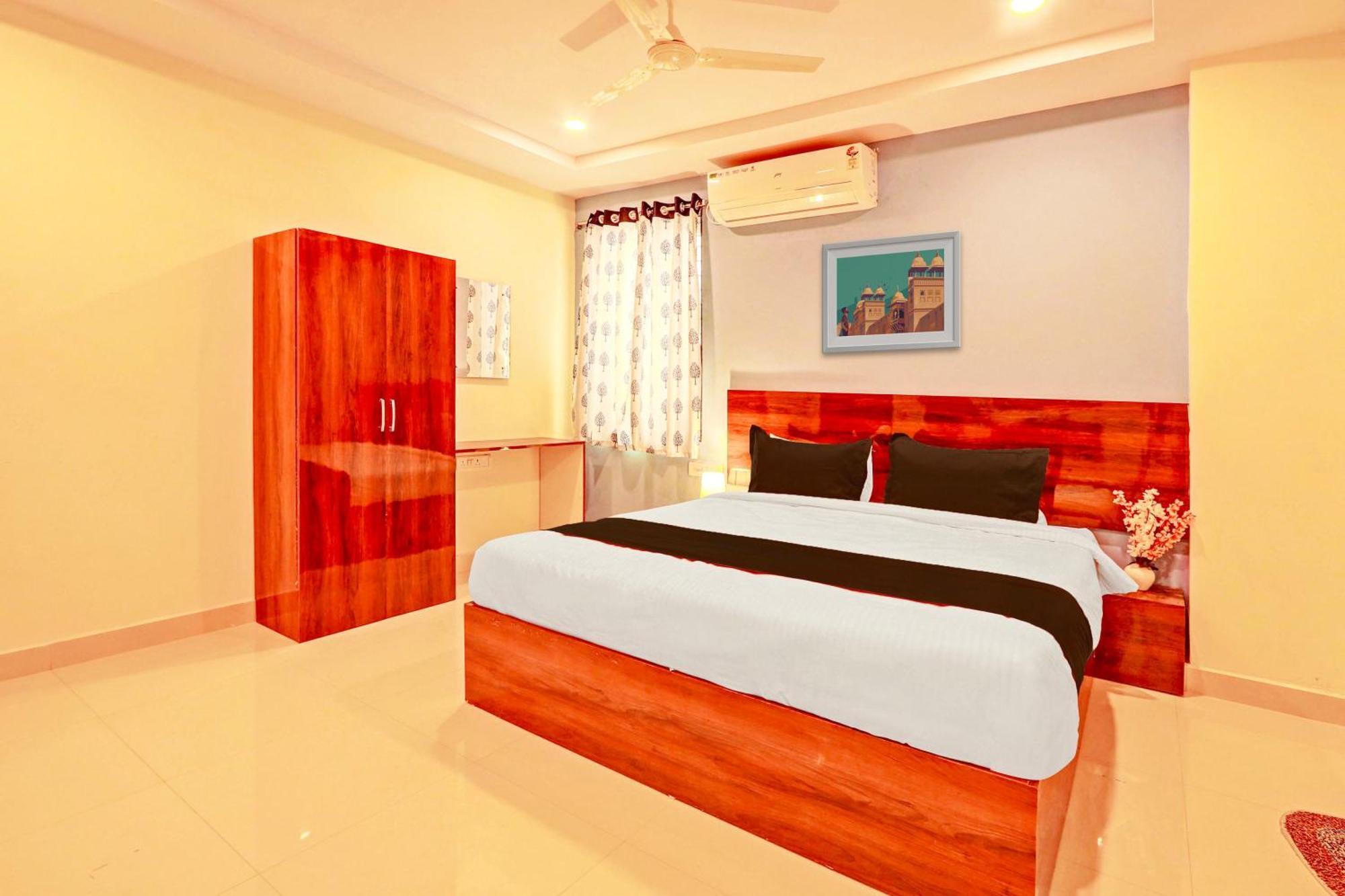 Hotel O R Square Hyderabad Esterno foto